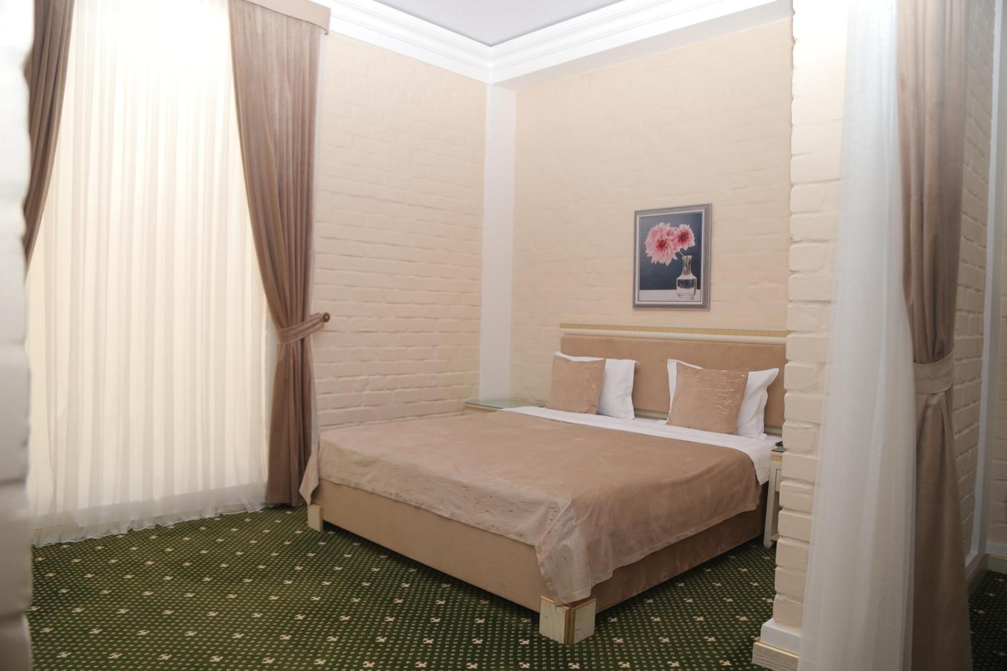 Bek Plus Hotel Takchilik Exterior foto